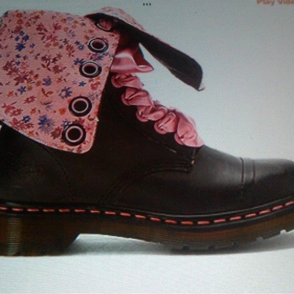 ❌ ❌ RARE RARE. ❌ ❌ 
Dr. Martens Black Boot with Pink Floral Fold-Over - Picture 4 of 10